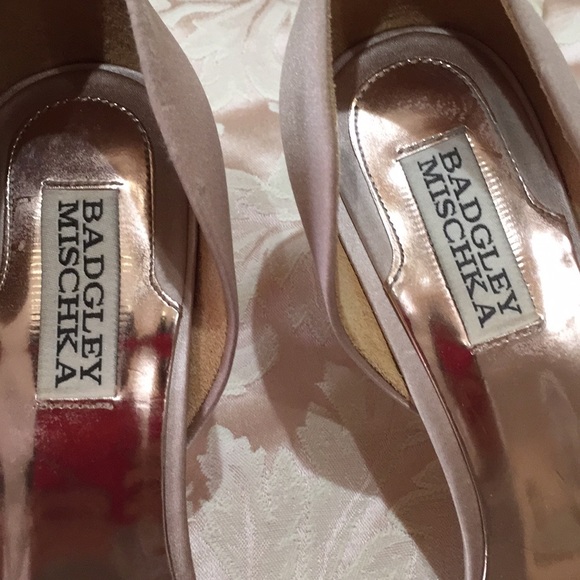 Beige heels - Picture 3 of 4